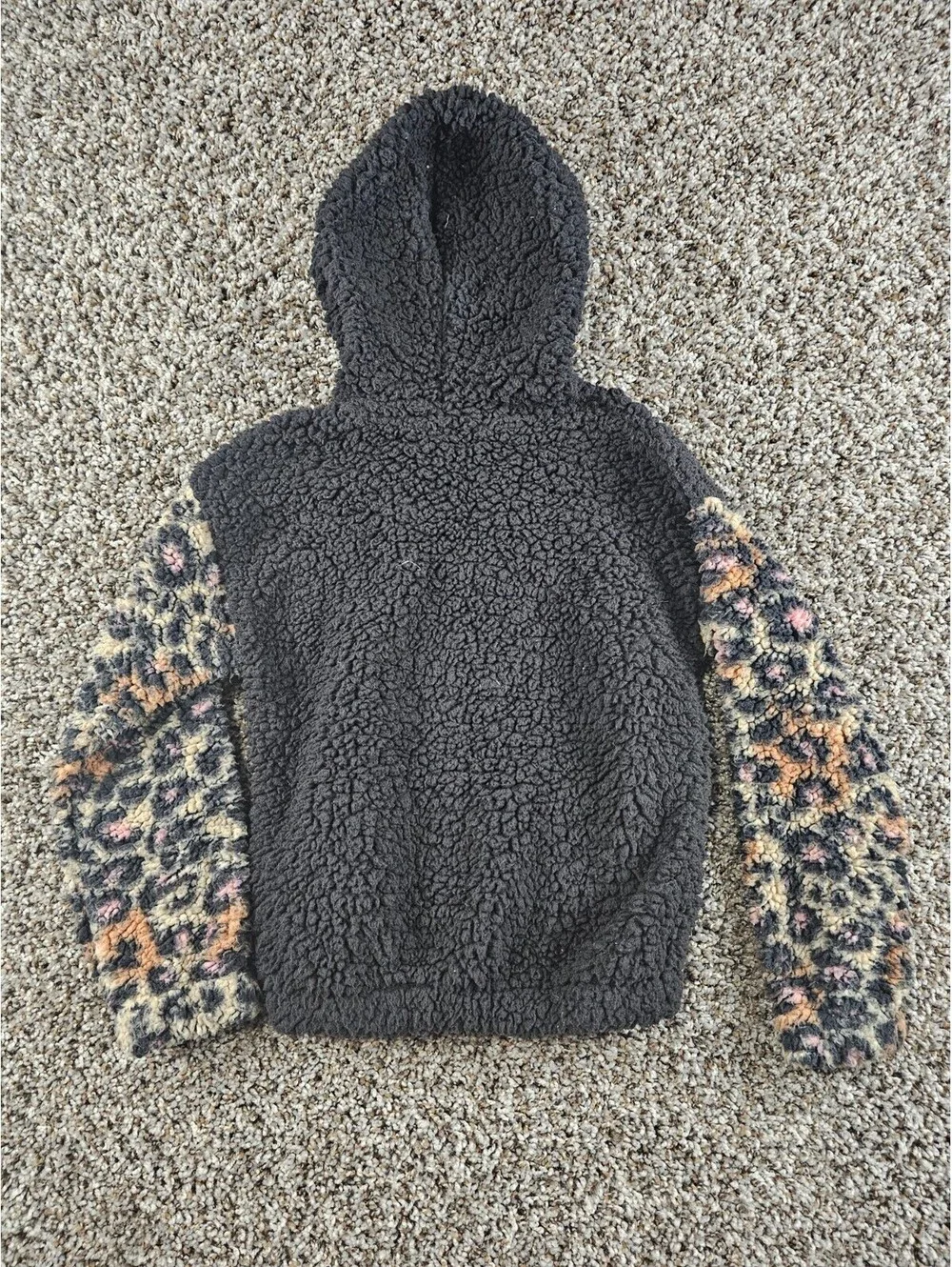 Bebe Girls Sz 5/6 black cheetah print sherpa half-zip hoodie